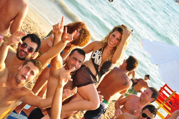 Champagne Shower @ Edde Sands